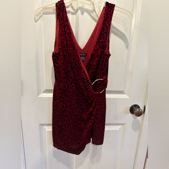 New Look Red Leopard Print Women's Shorts - Picture 1 of 7